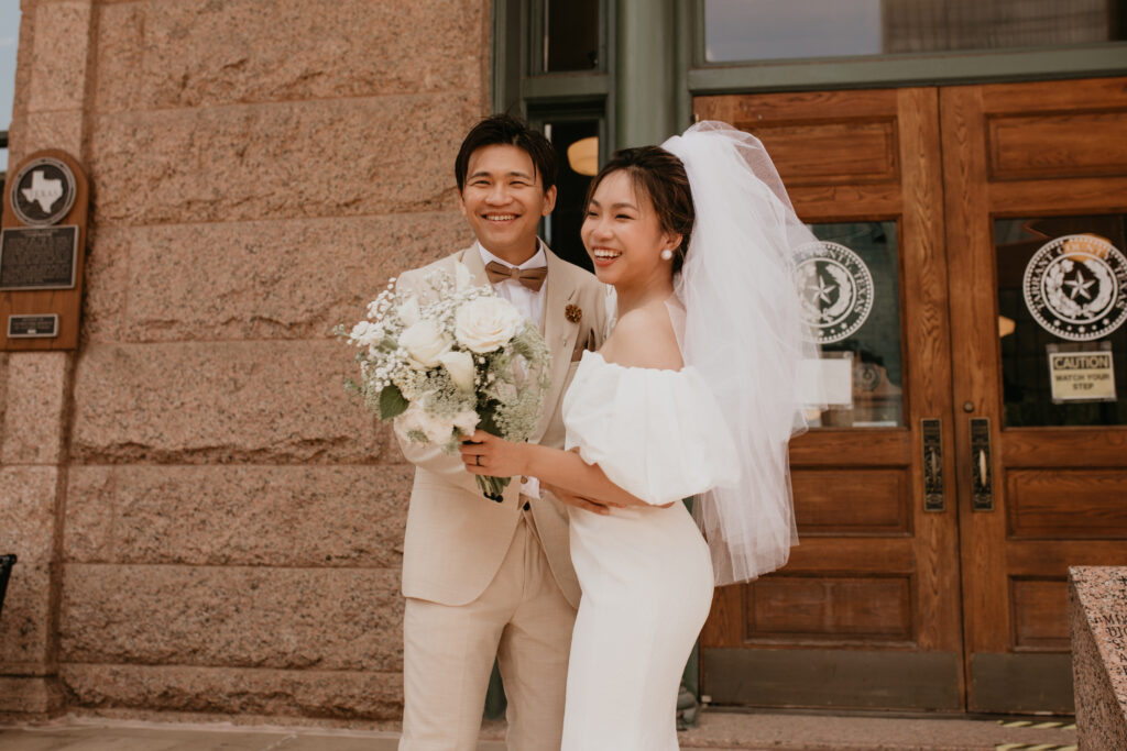 Fort Worth courthouse elopement by Jennifer Aguirre Photography